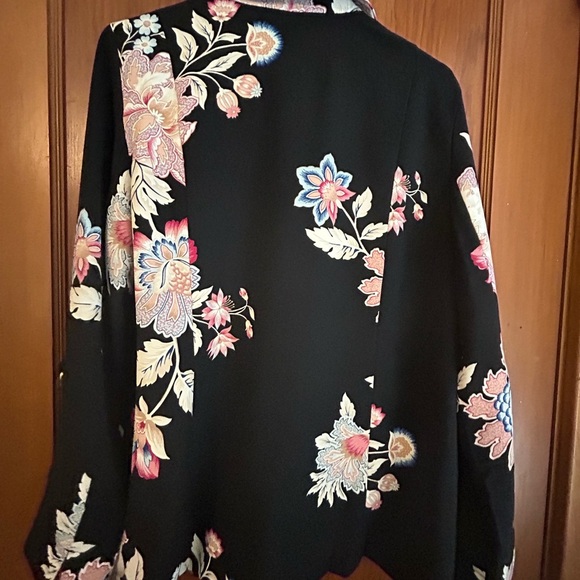 Chico’s Floral Jacket Size 1 (8-10) - Picture 2 of 5